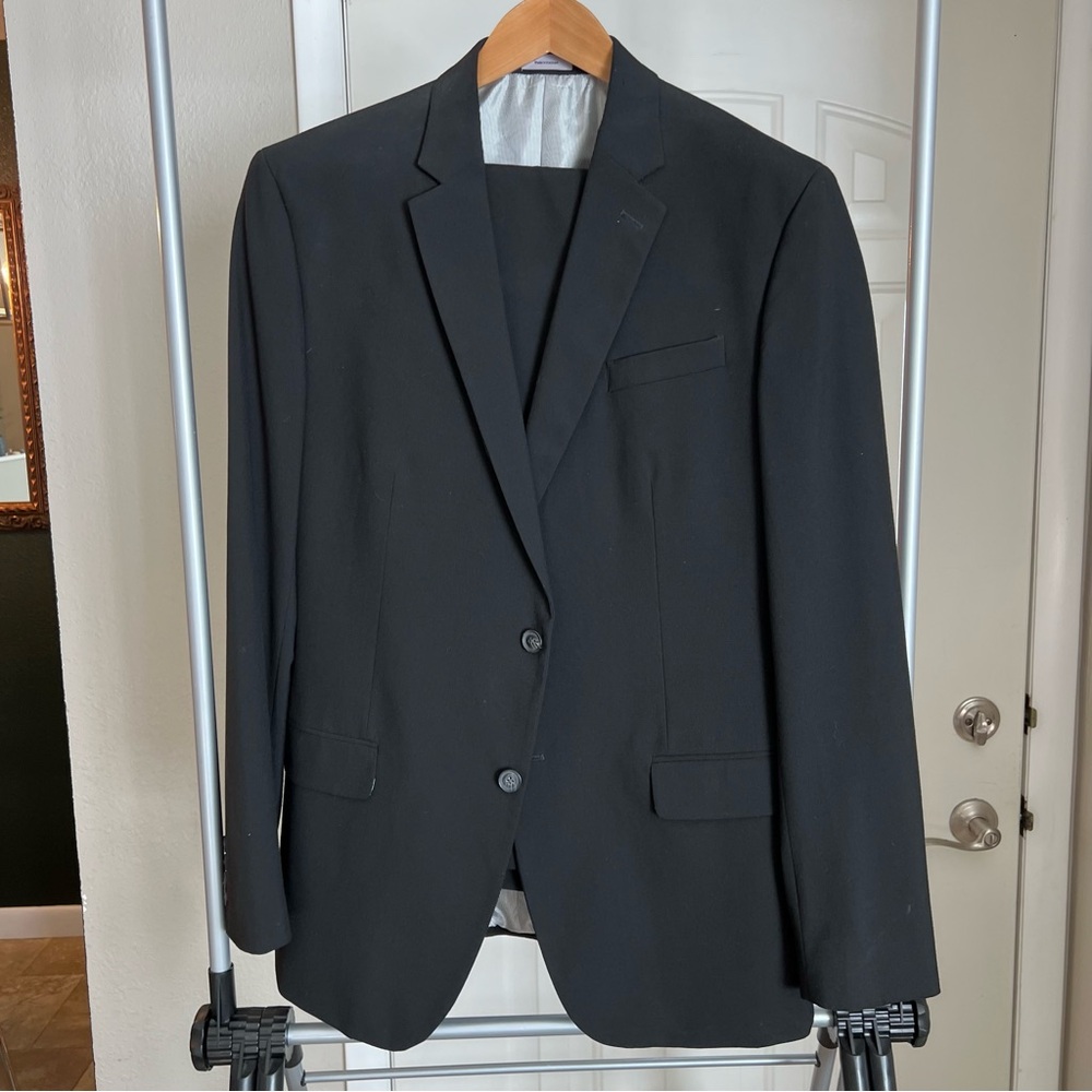 J. Ferrar slim fit black suit. 44 long.